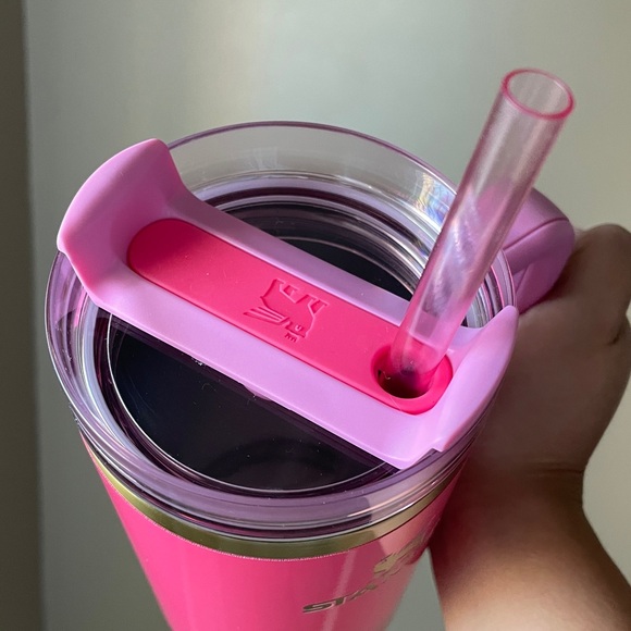 Stanley Pink Parade 30oz - Picture 3 of 6